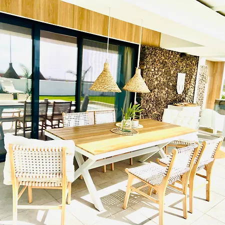 El Palmeral - Exlusive Villa With Private, Heated Pool In Corralejo-2